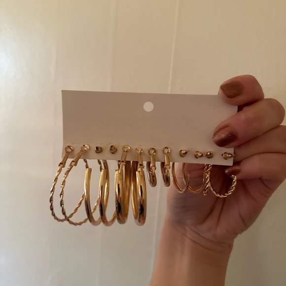 Fashion Jewelry Gold Hoop Earrings Collection - Picture 3 of 3